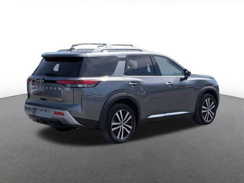 Used 2024 Nissan Pathfinder Platinum AWD/4WD image 3