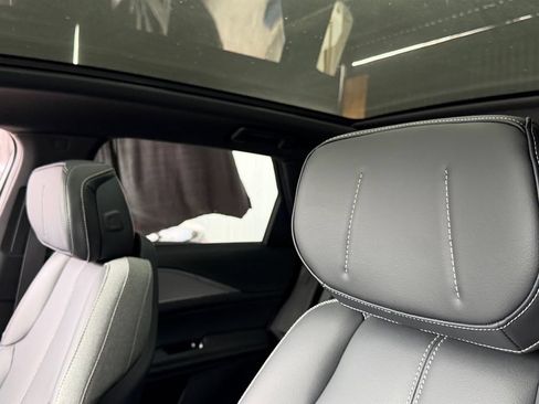 Used 2024 Cadillac Lyriq Tech RWD image 35