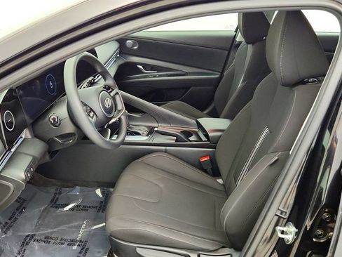Used 2024 Hyundai Elantra SEL FWD image 19