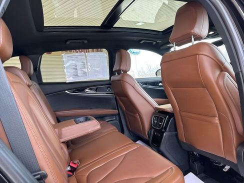 Used 2023 Lincoln Nautilus Reserve w/ Equipment Group 201A image 5