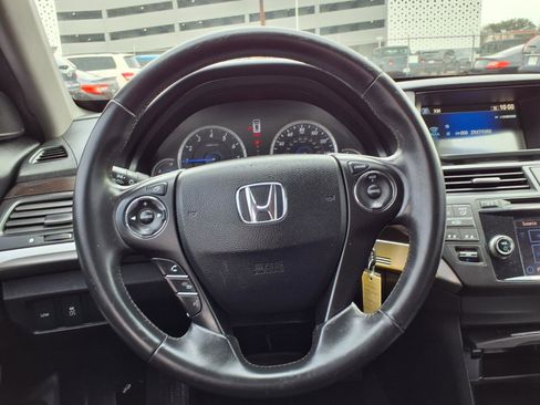 Used 2015 Honda Crosstour EX-L image 14