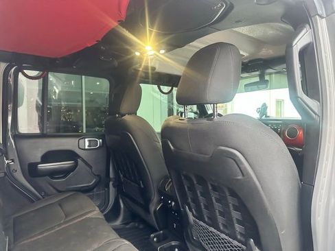 Used 2021 Jeep Wrangler Unlimited Rubicon AWD/4WD image 15