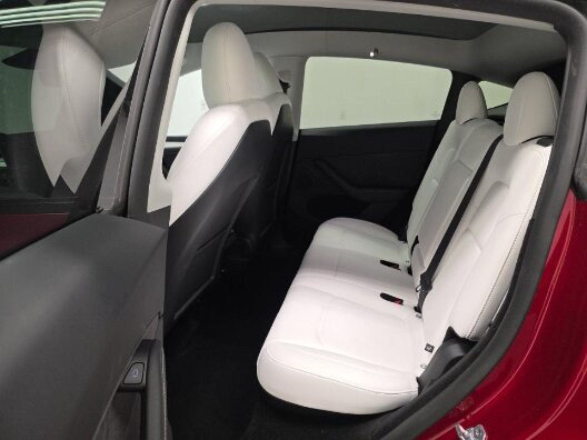 Used 2025 Tesla Model Y Long Range AWD/4WD image 4