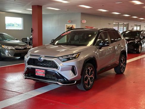 Used 2024 Toyota RAV4 XSE w/ Weather Package AWD/4WD image 7