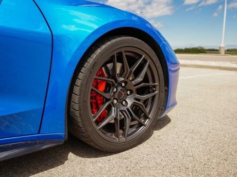 Used 2024 Chevrolet Corvette Z06 w/ Stealth Interior Trim Package RWD image 11