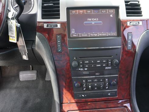 Used 2013 Cadillac Escalade EXT Premium AWD/4WD image 20