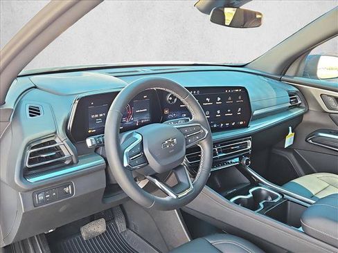 New 2026 Chevrolet Traverse LT w/ Midnight/Sport Edition FWD image 3