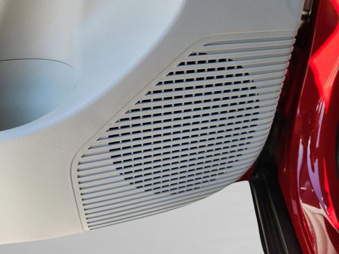 New 2026 Hyundai Kona SE image 16