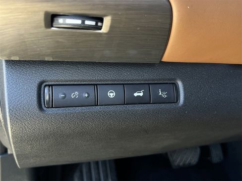 Certified 2024 Nissan Pathfinder Platinum image 15