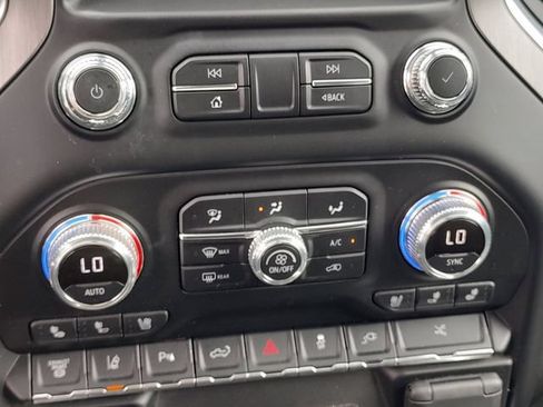 Used 2022 GMC Sierra 3500 Denali w/ Denali Ultimate Package AWD/4WD image 16
