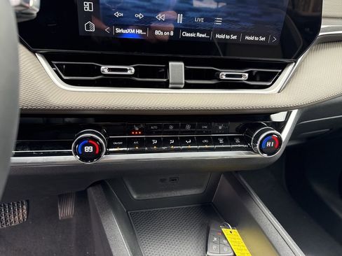 New 2026 Chevrolet Equinox LT w/ Convenience Package II FWD image 15