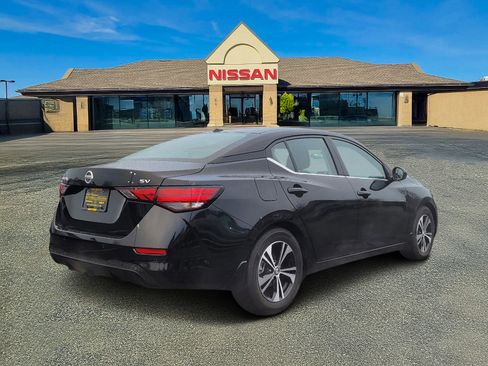 Used 2021 Nissan Sentra SV image 4
