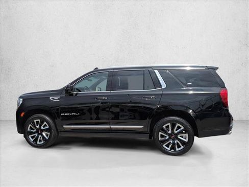 Used 2021 GMC Yukon Denali w/ Denali Premium Package AWD/4WD image 9