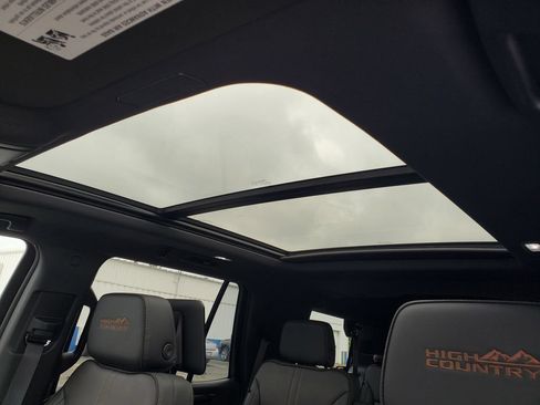 New 2026 Chevrolet Tahoe High Country AWD/4WD image 24