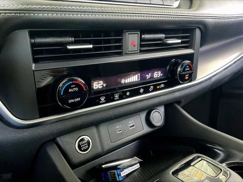 Used 2023 Nissan Rogue SV AWD/4WD image 17