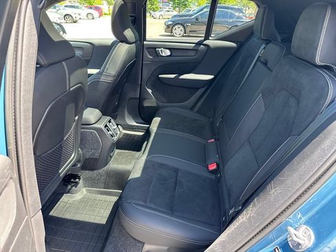 Used 2023 Volvo XC40 Recharge Plus AWD/4WD image 9