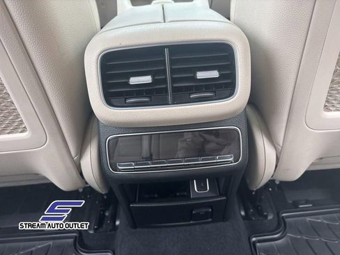 Used 2022 Mercedes-Benz GLS 450 4MATIC image 16