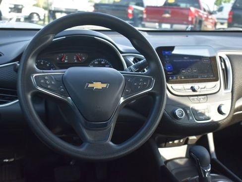 Used 2025 Chevrolet Malibu LS w/ LPO, Floor Liner Package FWD image 17
