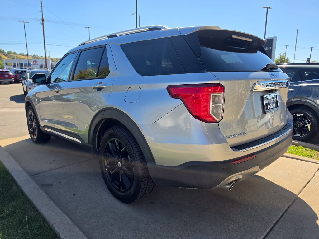 Used 2023 Ford Explorer Limited AWD/4WD image 7
