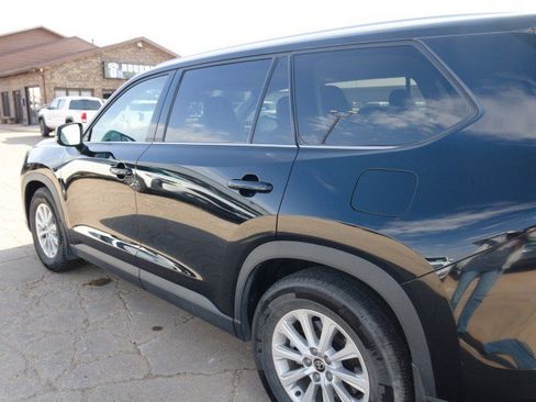 Used 2024 Toyota Grand Highlander AWD image 8