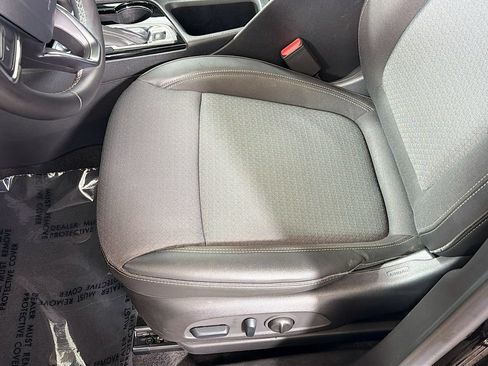 Used 2023 Buick Encore GX Select w/ Sport Touring Package FWD image 19