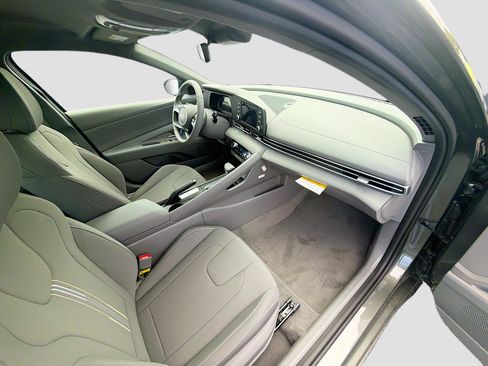 New 2026 Hyundai Elantra Sport FWD image 21