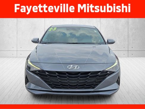 Used 2023 Hyundai Elantra SEL FWD image 2