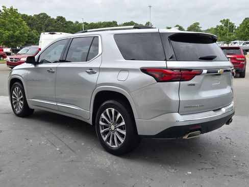 Used 2022 Chevrolet Traverse Premier AWD/4WD image 5