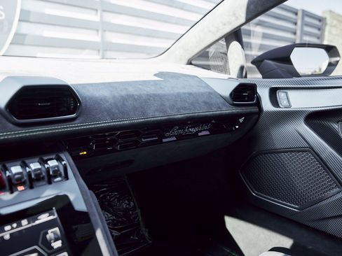 Used 2024 Lamborghini Huracan Sterrato image 78