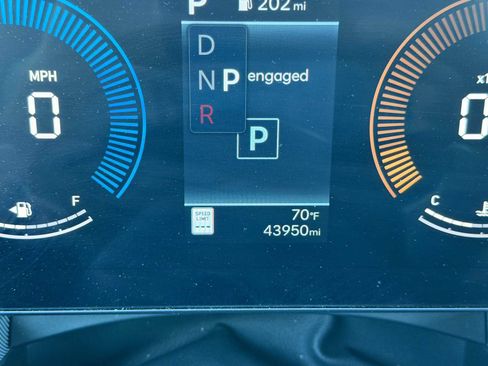 Used 2025 Hyundai Sonata SEL FWD image 3