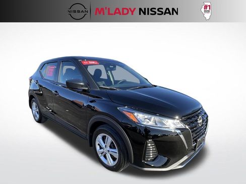 Certified 2025 Nissan Kicks Play S image 4