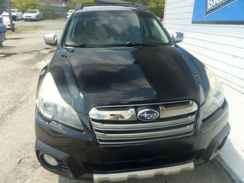 Used 2013 Subaru Outback 2.5i Limited w/ Special Appearance Pkg AWD/4WD image 3