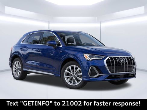 Certified 2025 Audi Q3 2.0T Premium AWD/4WD image 2