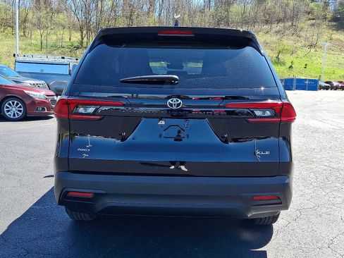 Used 2025 Toyota Grand Highlander AWD image 5