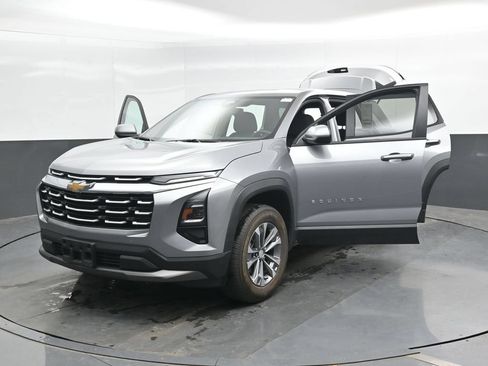 Used 2025 Chevrolet Equinox LT FWD image 45
