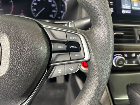 Used 2019 Honda Accord EX image 17