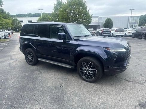 Used 2024 Lexus GX 550 w/ Accessory Package (2T) AWD/4WD image 7