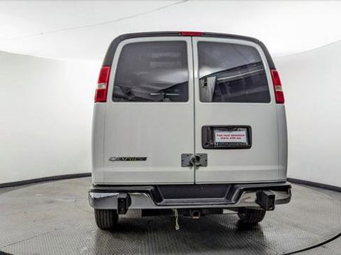 Used 2020 Chevrolet Express 2500 w/ Driver Convenience Package image 7