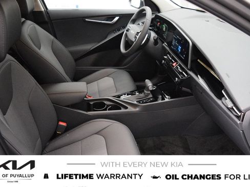 New 2026 Kia Niro EX FWD image 16