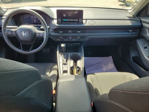 Used 2025 Honda Accord SE image 17