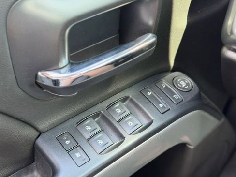 Used 2018 Chevrolet Silverado 1500 LT w/ Texas Edition AWD/4WD image 21