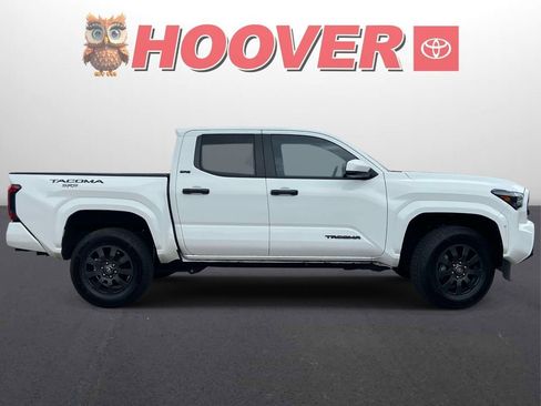 Used 2024 Toyota Tacoma SR5 RWD image 2