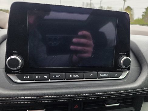 Used 2023 Nissan Rogue SV w/ SV Premium B Package image 21