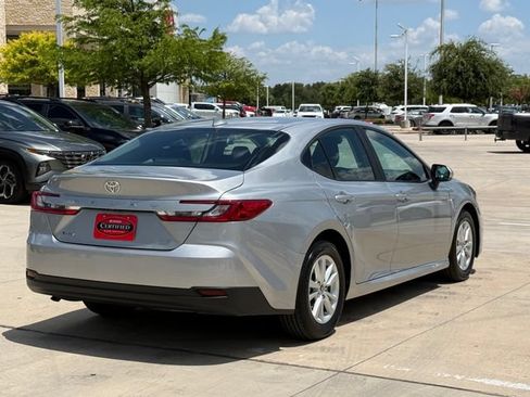 Used 2025 Toyota Camry LE FWD image 4