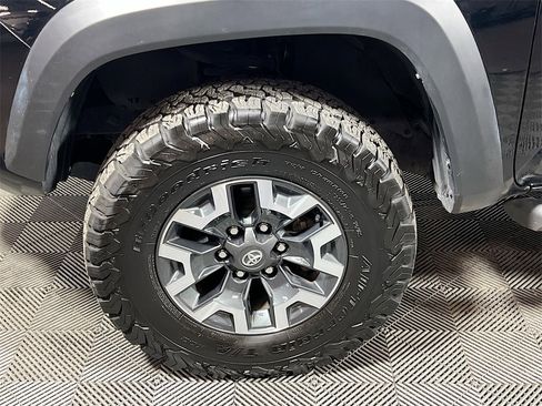 Certified 2023 Toyota Tacoma TRD Off-Road image 28