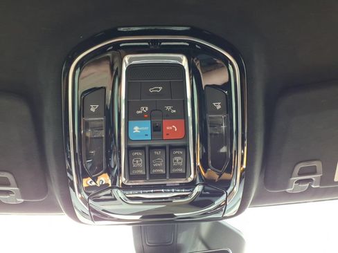 Used 2025 Jeep Grand Cherokee Summit AWD/4WD image 27