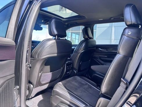 Used 2023 Jeep Grand Cherokee L Laredo AWD/4WD image 28
