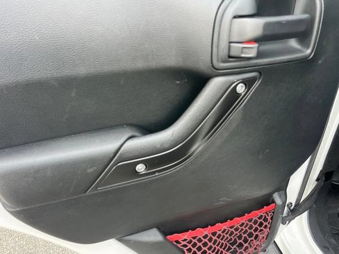 Used 2018 Jeep Wrangler Unlimited Rubicon AWD/4WD image 29
