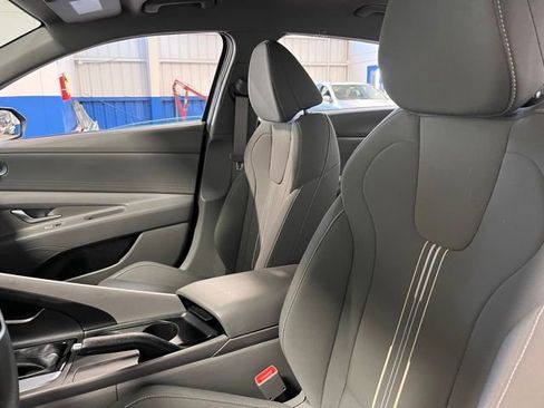 Used 2024 Hyundai Elantra SEL image 23