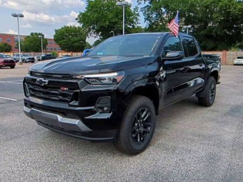 New 2025 Chevrolet Colorado Z71 w/ Midnight Edition image 4